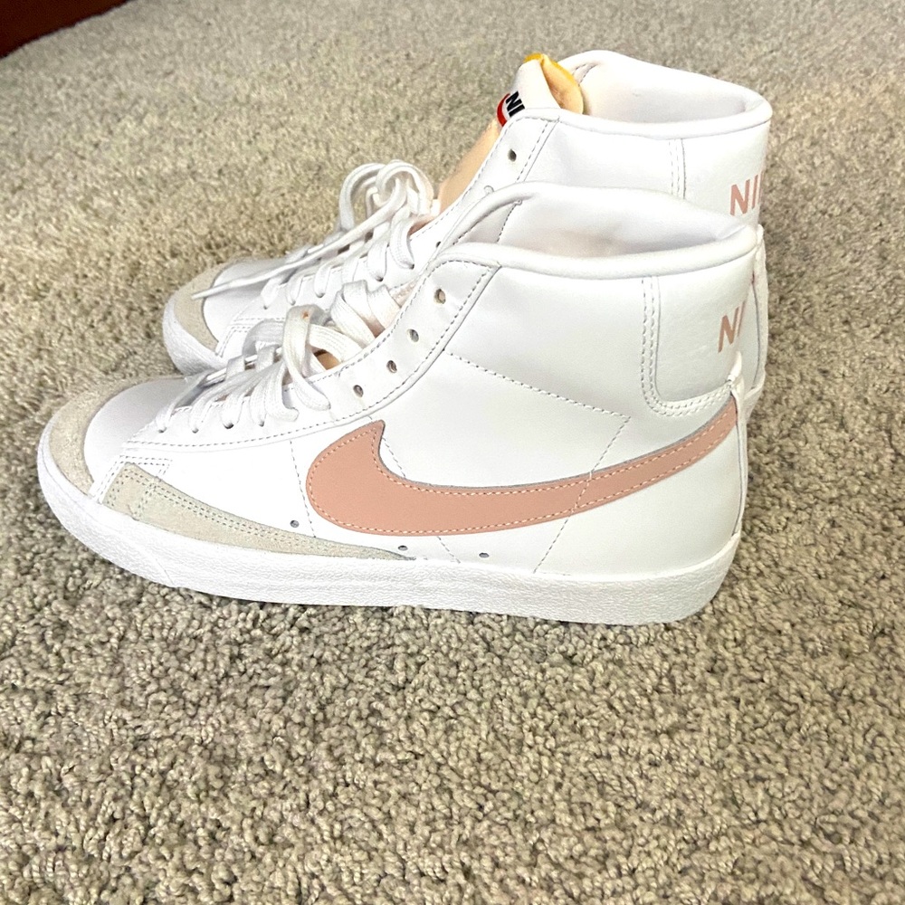 Women’s white Nike Blazer Mid ‘77 Vintage